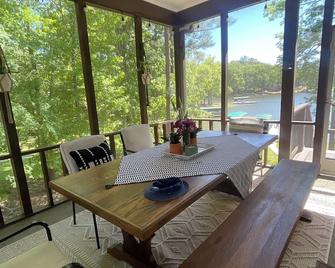 Masters Week!perfect Gathering Spot On Oconee. Ritz, Lake, Clays, Fishing, Golf! - Greensboro - Essbereich