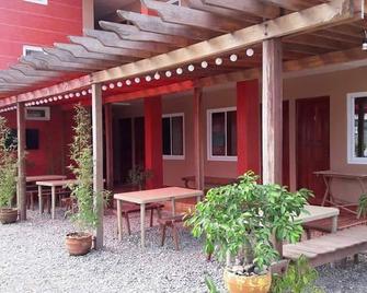 North Blue Bay Inn - Baler - Patio