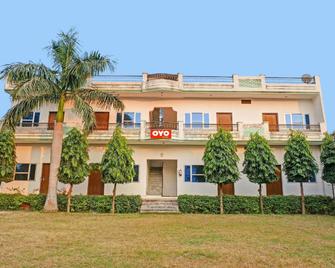 Bodhi Tree Inn - Varanasi - Building