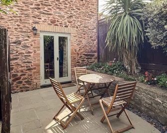 2 bedroom accommodation in North Newton - North Petherton - Patio