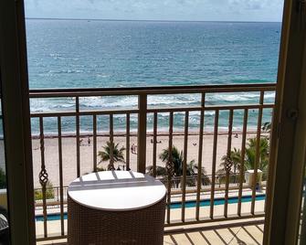 Private Residences at the Atlantic Resort and Spa - פורט לודרדייל - מרפסת