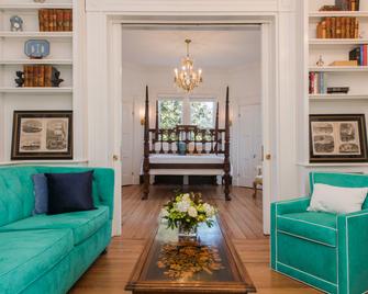 20 South Battery - Charleston - Living room