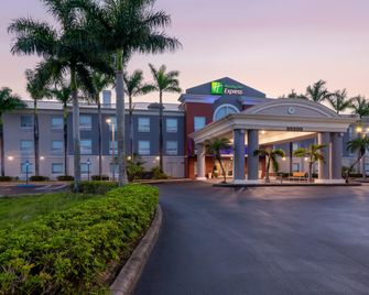Holiday Inn Express & Suites Florida City-Gateway To Keys By IHG - Florida City - Rakennus