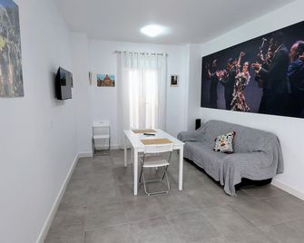 A Jerez Apartamentos - Jerez de la Frontera - Wohnzimmer