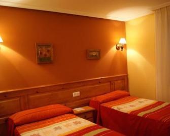 Hotel Garganta Del Cares - Poncebos - Habitación