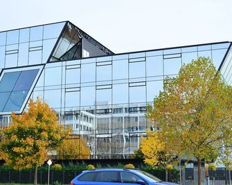 Xenon hostels - Dreieich - Building