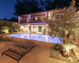 Vila Robida & Spa - Črni Kal - Pool