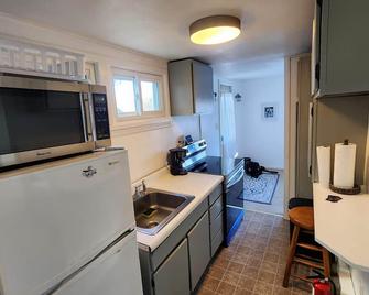 Lakefront Apartment with off-street parking - Hopatcong - Kitchen