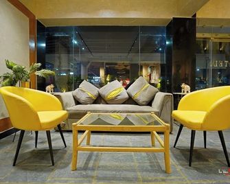 Nirula's Hotel - Noida - Lounge