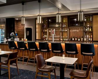 Courtyard by Marriott New Carrollton Landover - Landover - Bar