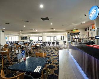 Olde Tudor Hotel - Launceston - Bar