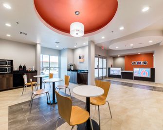 Motel 6 Fort Worth, Tx - North - Saginaw - פורט וורת' - לובי