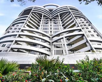 Taj Wellington Mews Luxury Residences - Mumbai - Building
