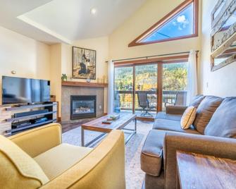 Oro Grande by Summit County Mountain Retreats - Keystone - Living room