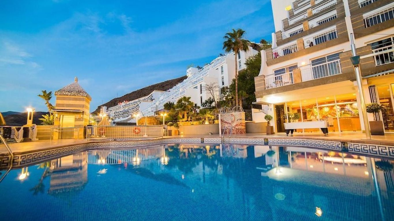 Apartamentos Cabau Cala Nova