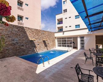 Hotel Continental Plaza - Barranquilla - Piscina
