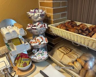 Hostal Los Coronales - Madrid