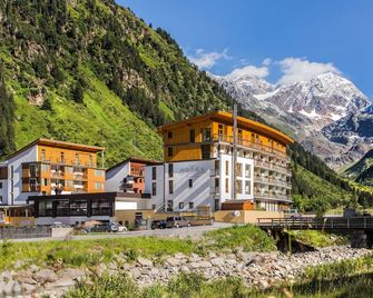 Das Vier Sport Und Wellnesshotel - St. Leonhard im Pitztal - Building