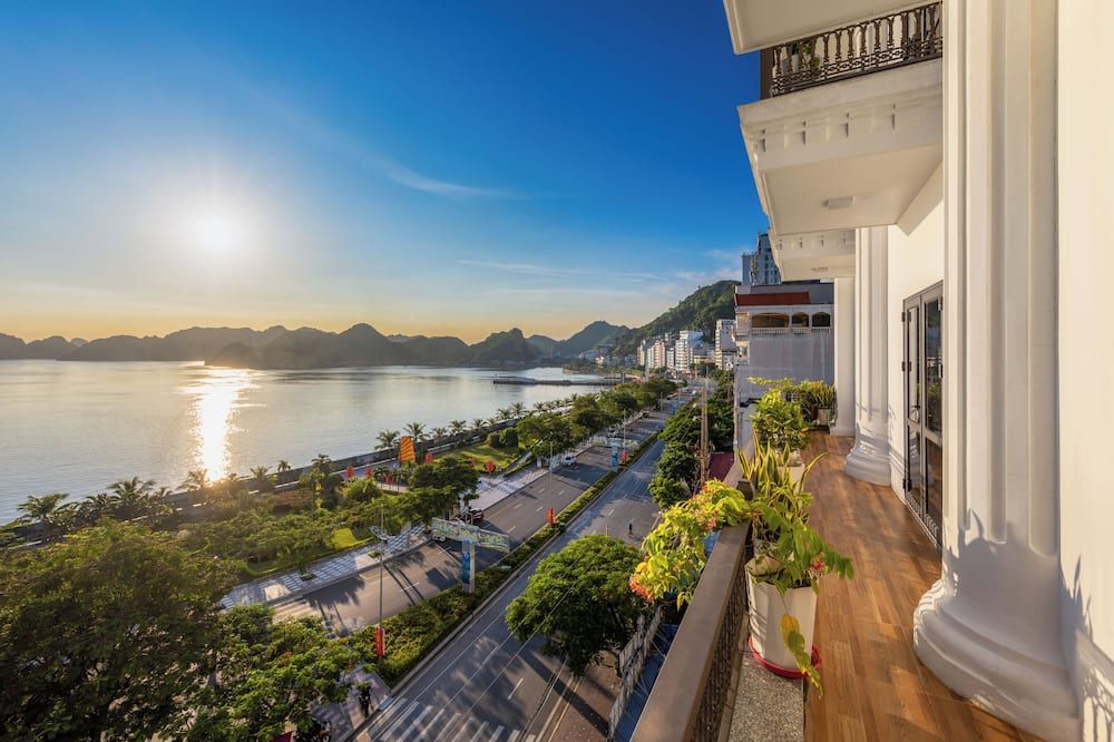 Quang Tung Catba Hotel