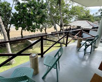 Casa Smeralda - Dikwella - Patio