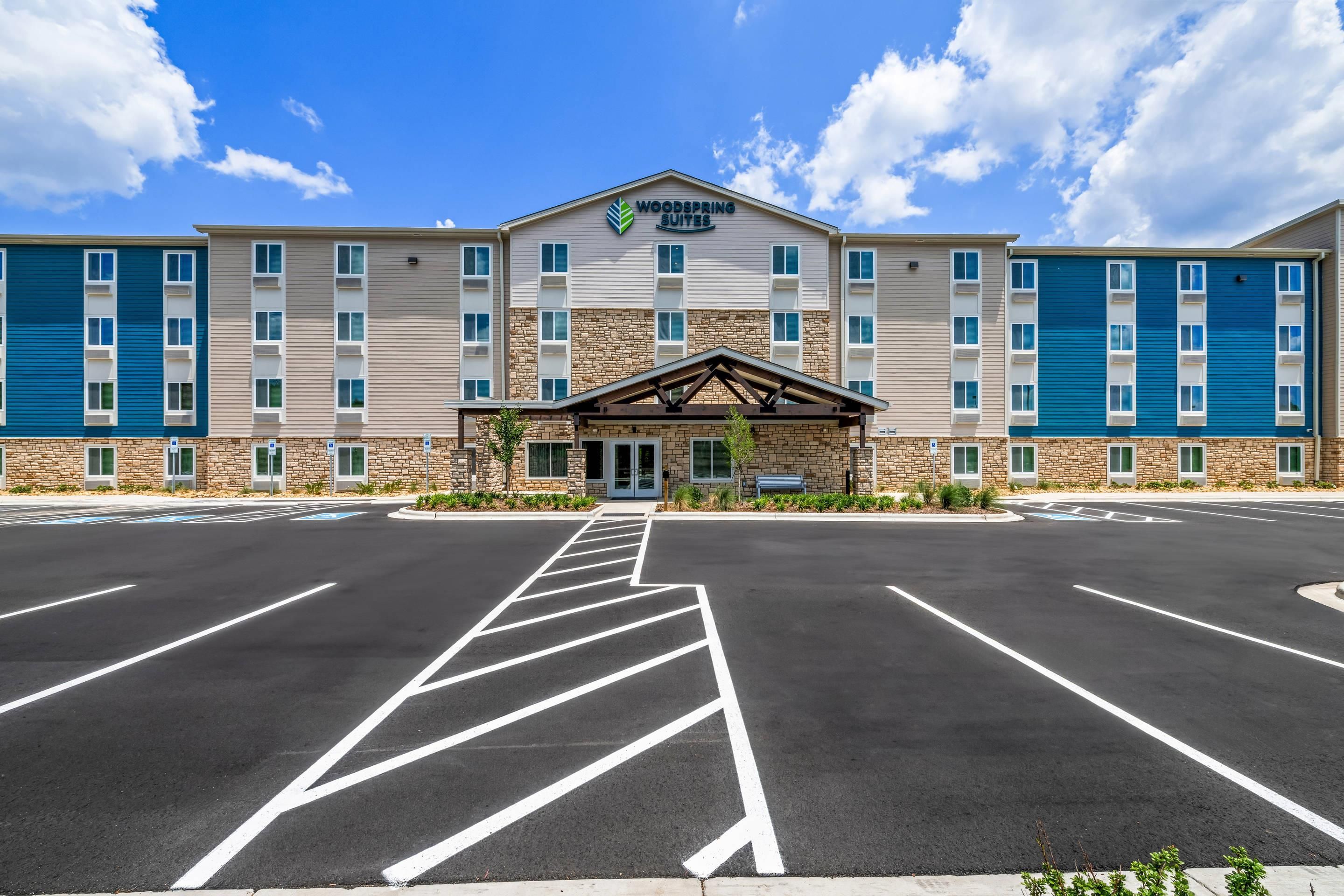 Woodspring Suites Charlotte - Arrowood - שרלוט - בניין