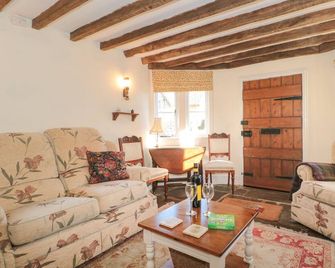Pike Cottage, Romantic, Character Holiday Cottage In Chipping Sodbury - Badminton - Living room