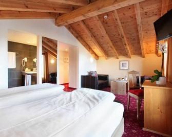 Hotel Central - Obersaxen Mundaun - Camera da letto
