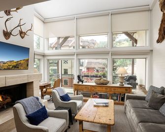 Montaneros Condominiums - Vail - Wohnzimmer