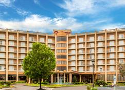 Clarion Hotel Philadelphia International Airport - Essington - Building