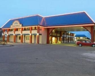 Howard Johnson by Wyndham Red Deer - Red Deer - Building