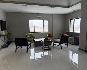 Edn Hotel - Peoria - Living room