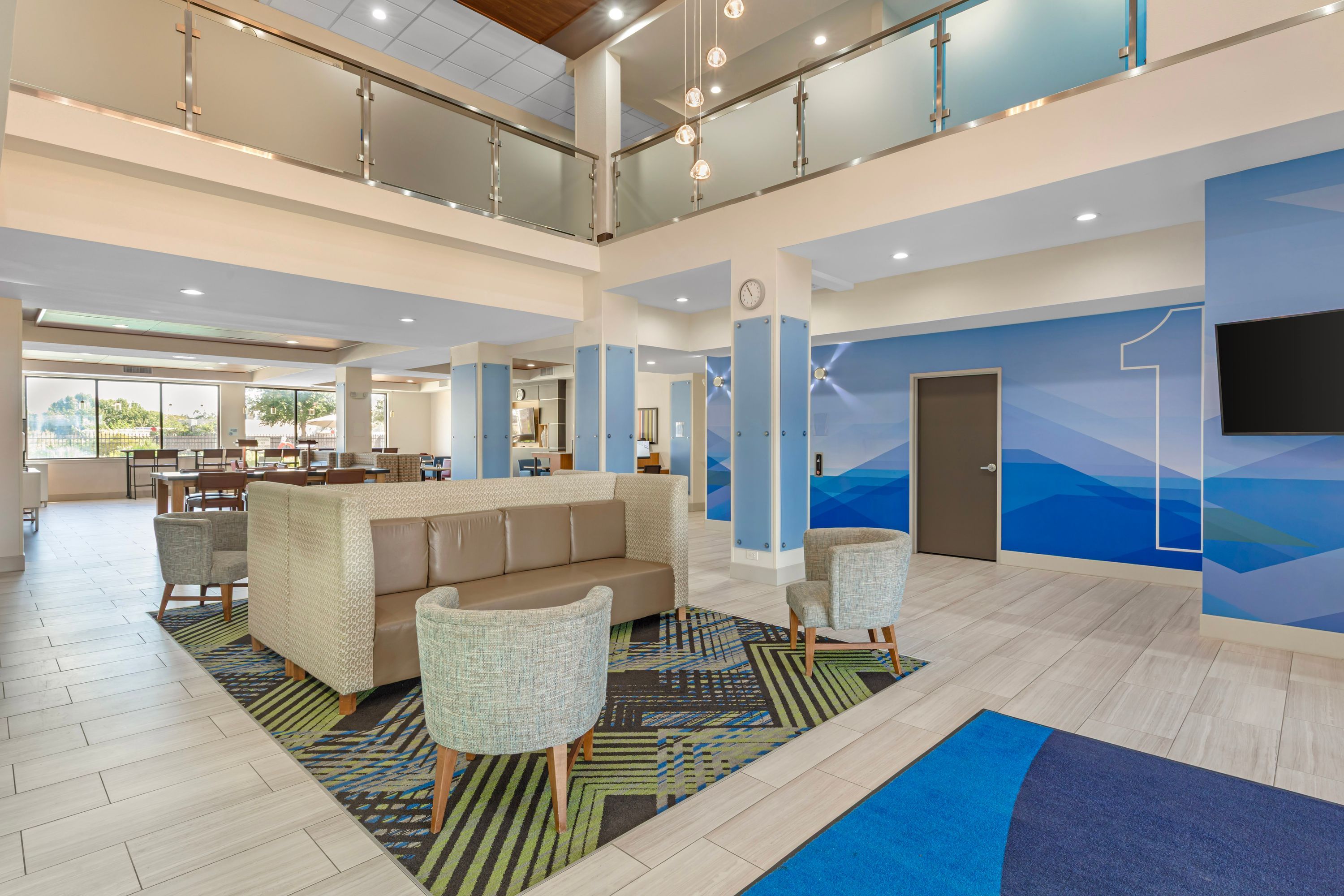 Holiday Inn Express & Suites Fairfield-North By IHG - Fairfield - Lobby