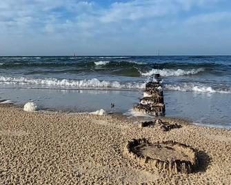 Holiday home with sun terrace facing south pet friendly - Westkapelle - Strand