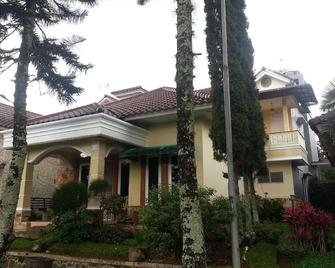 Villa Kota Bunga Cosmos - Cipanas - Bâtiment