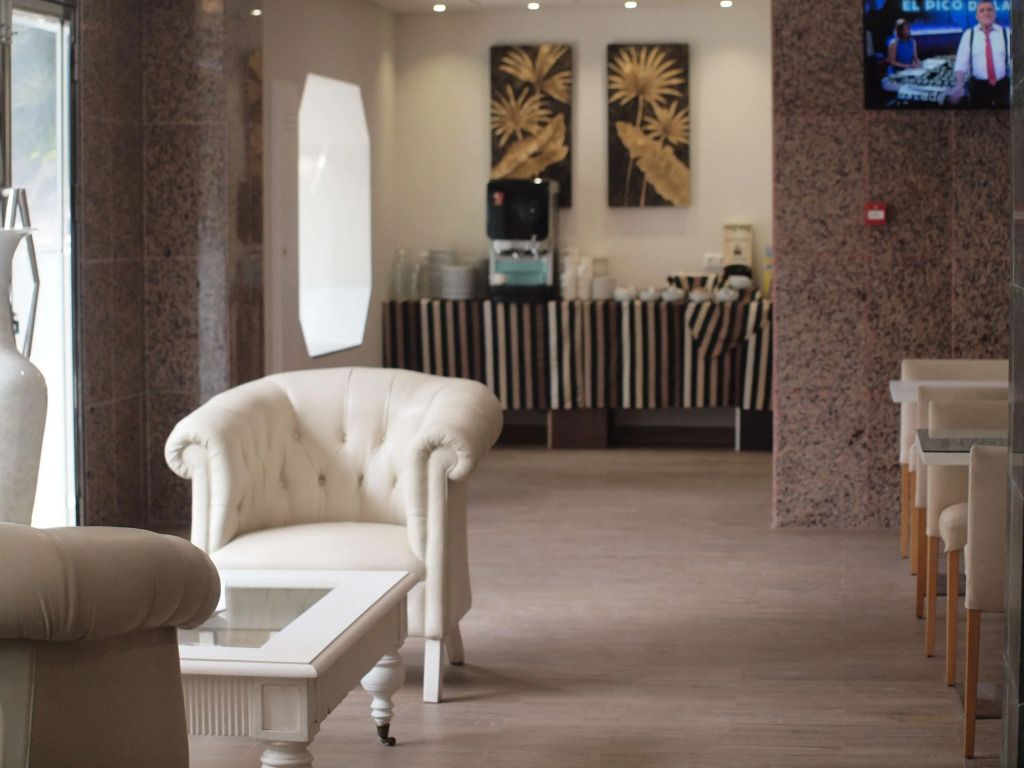 فندق إمباجادور ألميريا - الميريا