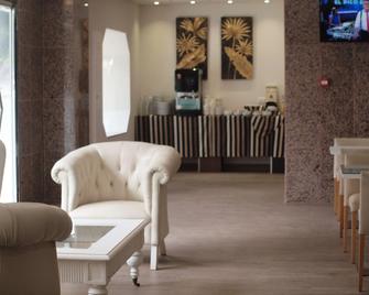 Hotel Embajador - אלמריה