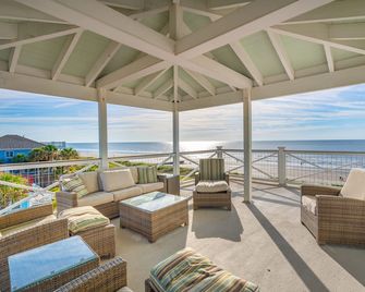 Luxury Oceanfront, Spacious 3rd Floor Deck, Walk to Town - Folly Beach - Balcón