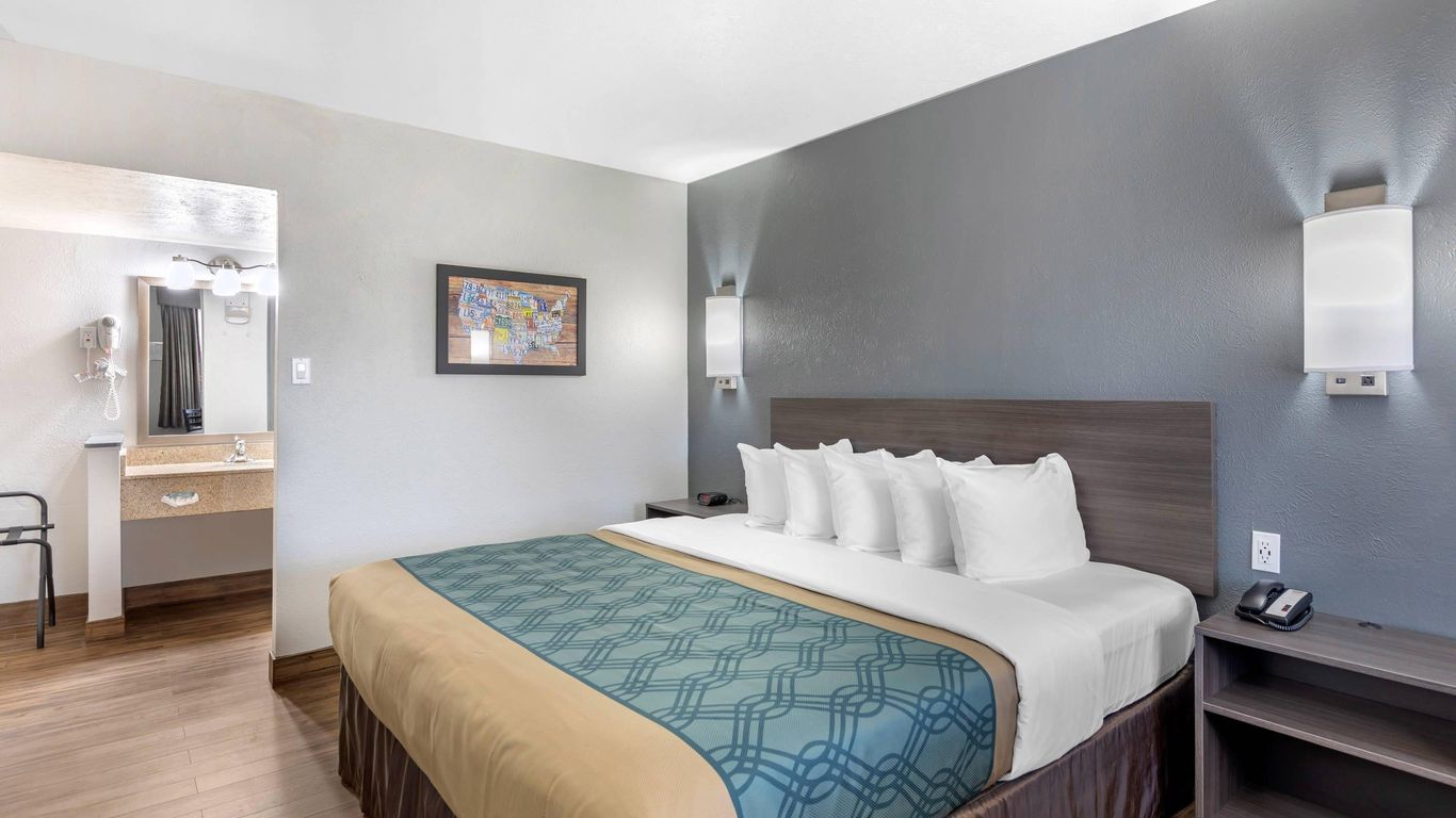 Econo Lodge Inn & Suites Socorro