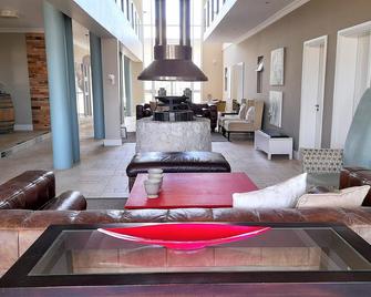 Atlantic Villa Boutique Guesthouse - סוואקופמונד - לובי