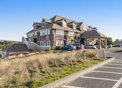 Oceanfront getaway close to Gearhart Golf Links (pets are only allowed Oct-May) - Gearhart - Building