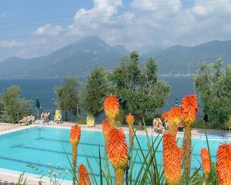 Taki Village - Brenzone - Bazén