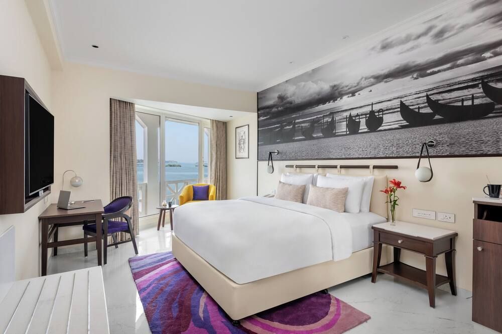 فيفانتا إرناكولام، مارين درايف