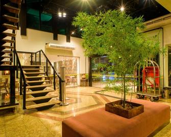 Bahamas Suite Hotel - Campo Grande