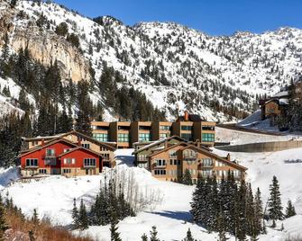 Beautifully Updated Condominium with Fireplace and Private Indoor Hot Tub - Alta - Building