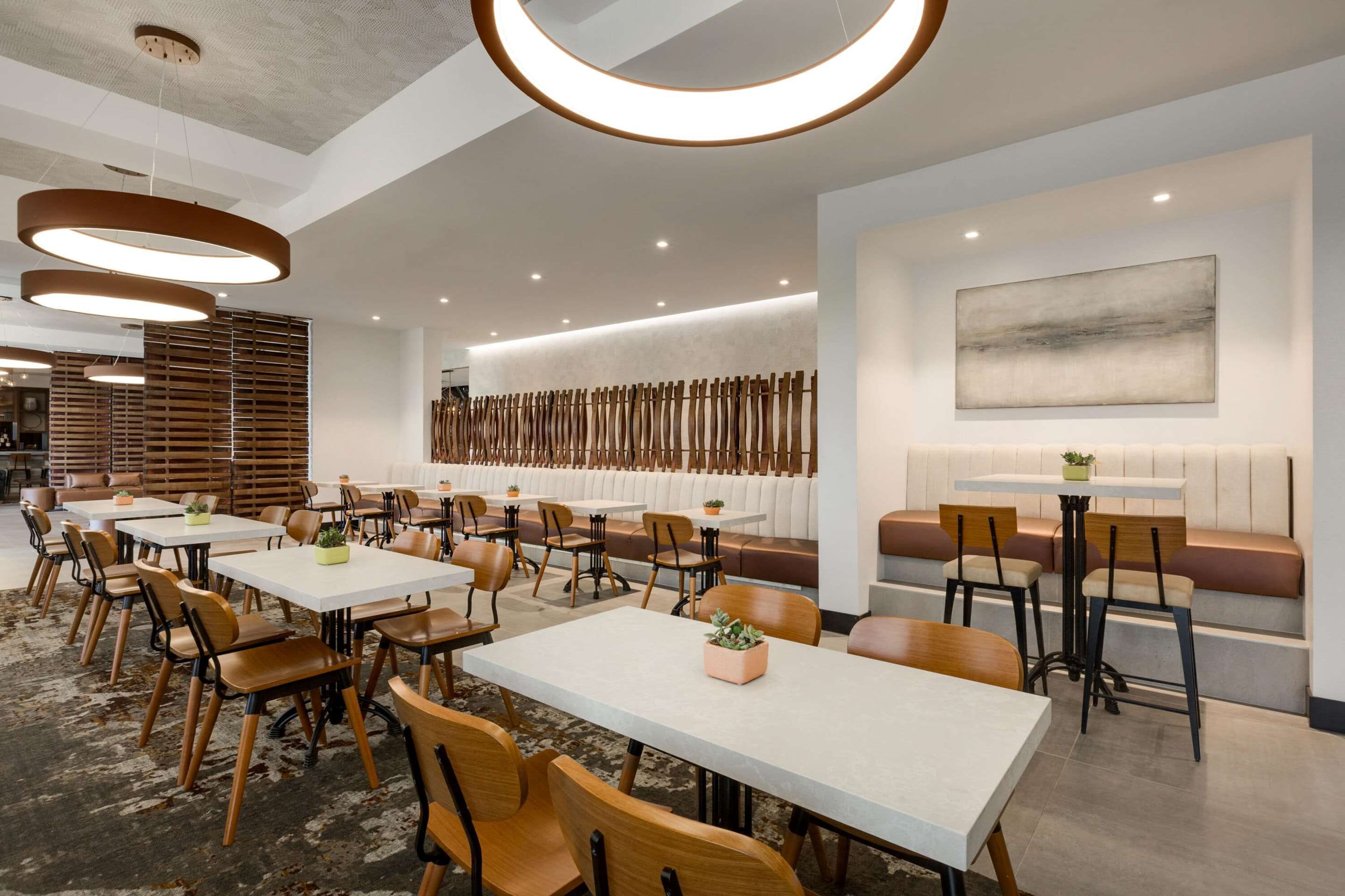 La Quinta Inn & Suites by Wyndham Santa Rosa Sonom - סנטה רוזה - מסעדה