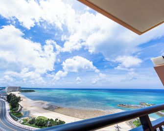 Kafuu Resort Fuchaku Condo Hotel - Onna - Balcony