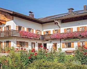 Buchnerhof Urlaub auf dem Bauernhof - Bernau am Chiemsee - Gebäude