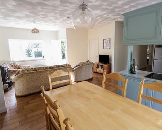 Sheemore View - Carrick-on-Shannon - Dining room