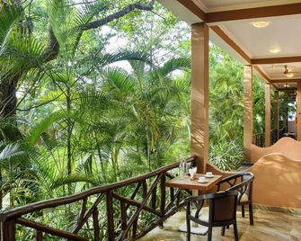 The Forest Roar - Rāmnagar - Budova