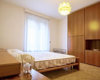 Appartamento panoramico - Colleretto Giacosa - Bedroom